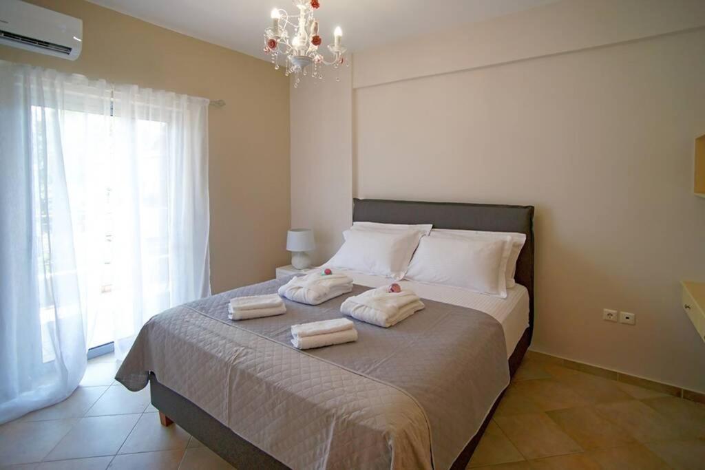 Kyparissia Luxury Home ภายนอก รูปภาพ