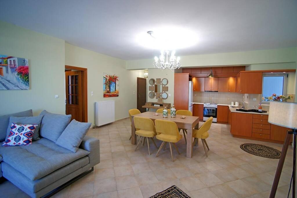 Kyparissia Luxury Home ภายนอก รูปภาพ