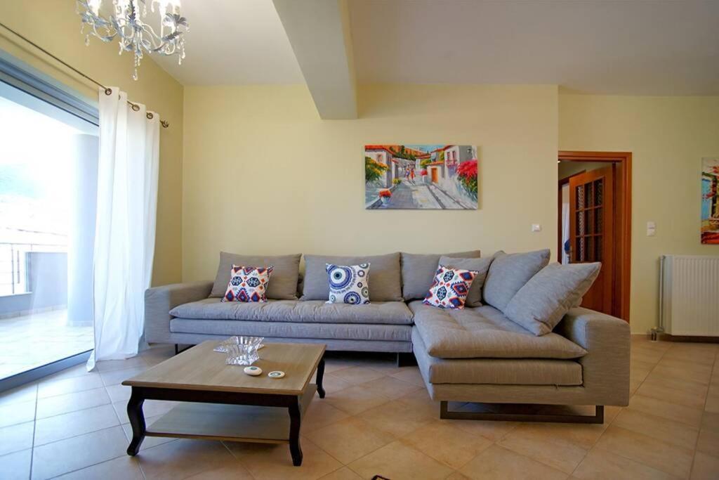 Kyparissia Luxury Home ภายนอก รูปภาพ