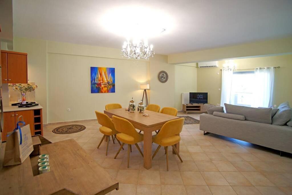 Kyparissia Luxury Home ภายนอก รูปภาพ