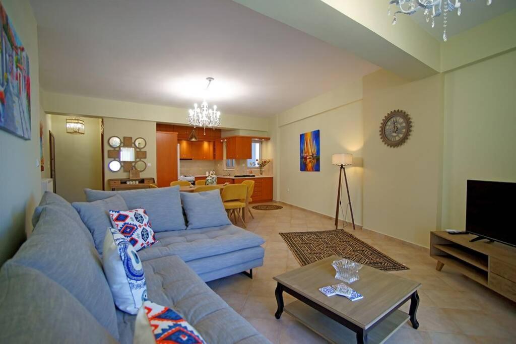 Kyparissia Luxury Home ภายนอก รูปภาพ