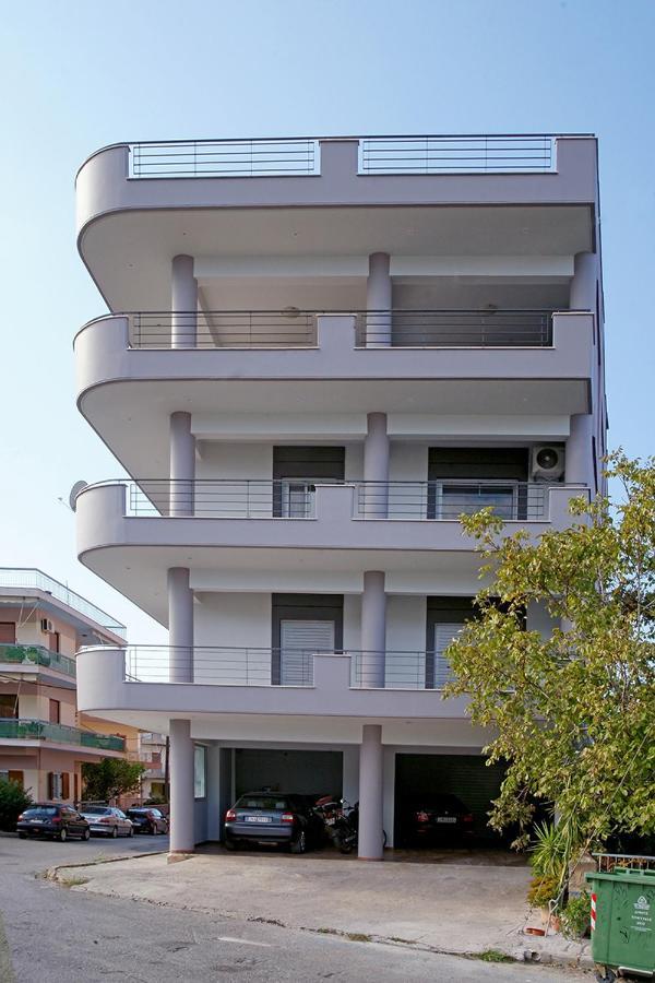 Kyparissia Luxury Home ภายนอก รูปภาพ